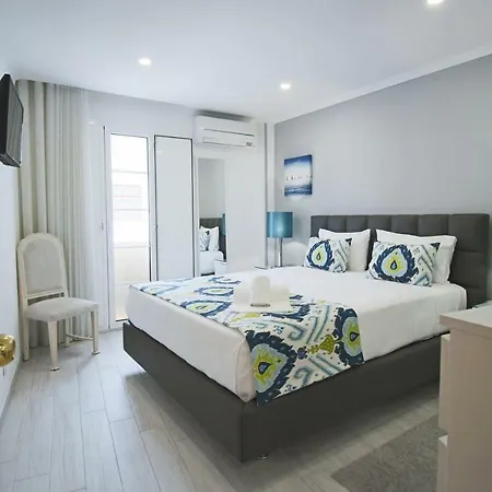 Holidays Marginal Daire