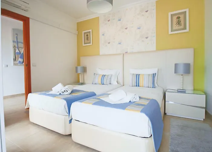 Holidays Marginal Apartamento Nazaré
