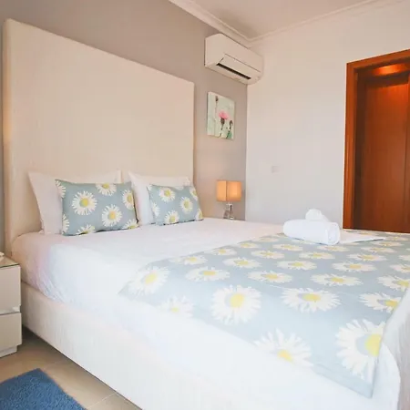 Apartament Holidays Marginal *