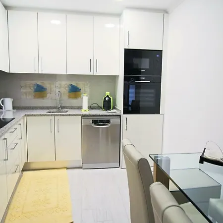 Holidays Marginal Назаре