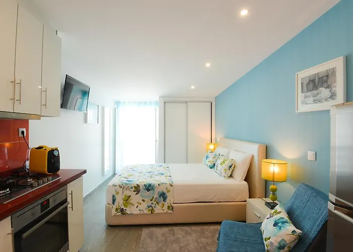 Holidays Marginal * נאזרה