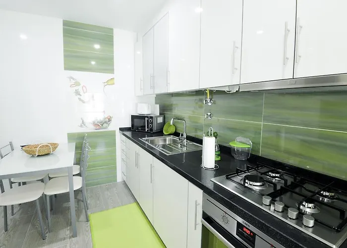 Holidays Marginal * נאזרה