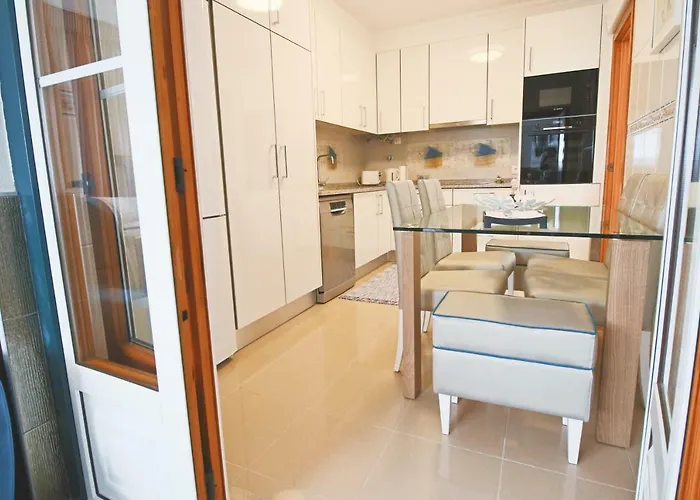 Holidays Marginal Apartamento Nazaré