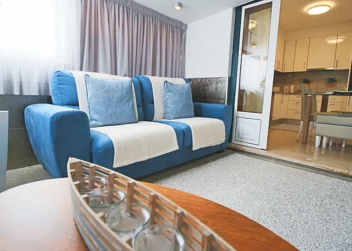 Holidays Marginal נאזרה