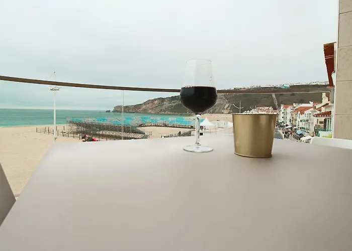 Holidays Marginal Apartamento Nazaré