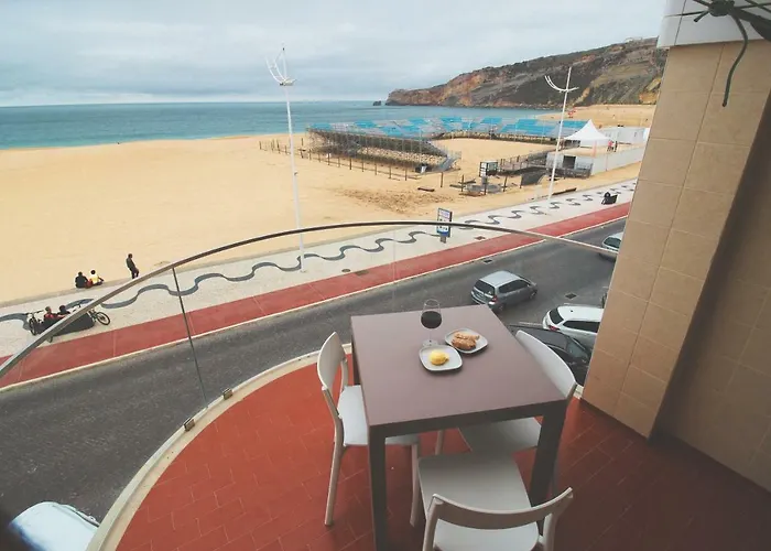 Holidays Marginal Apartamento Nazaré