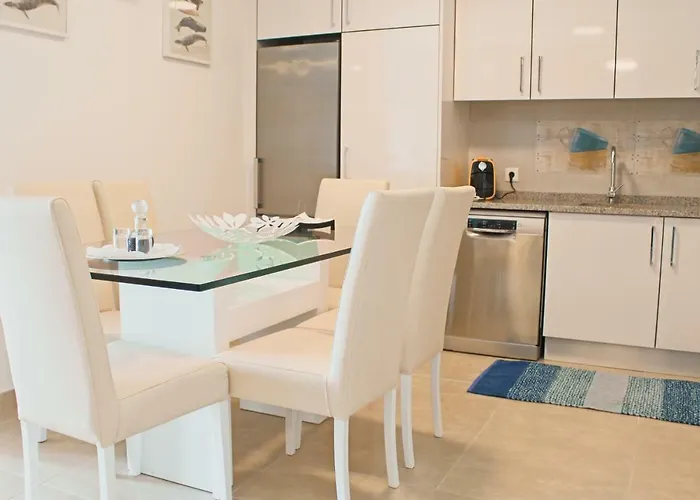 Holidays Marginal Apartamento Nazaré